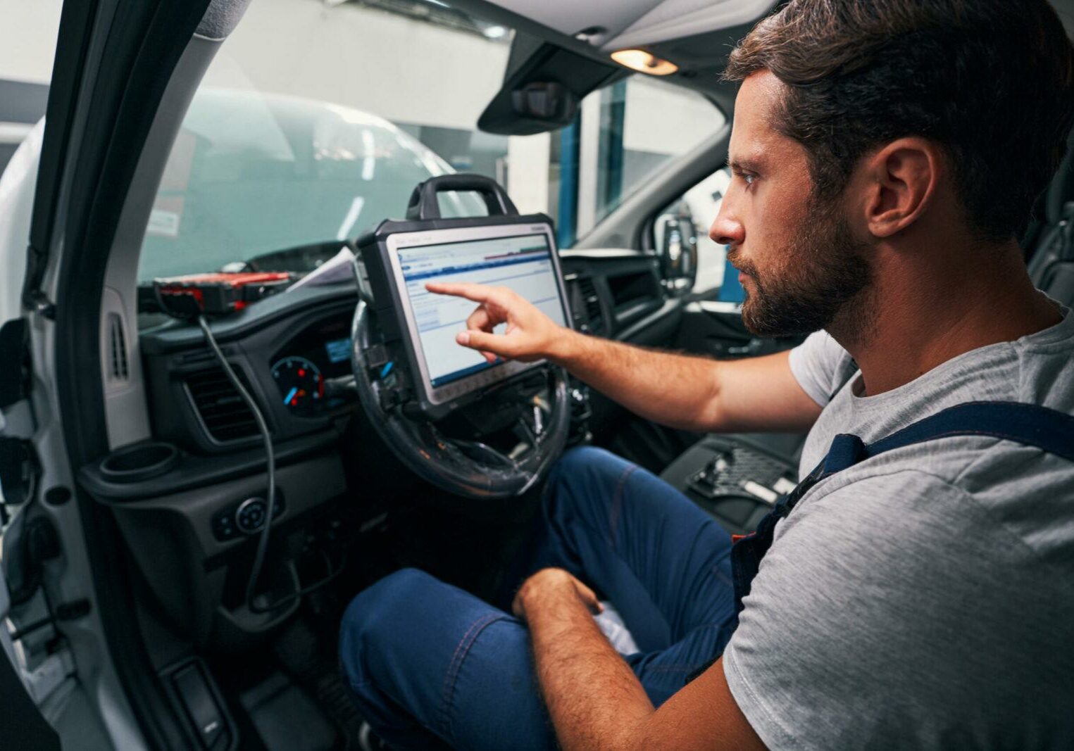 Advanced Auto Diagnostics & Repair